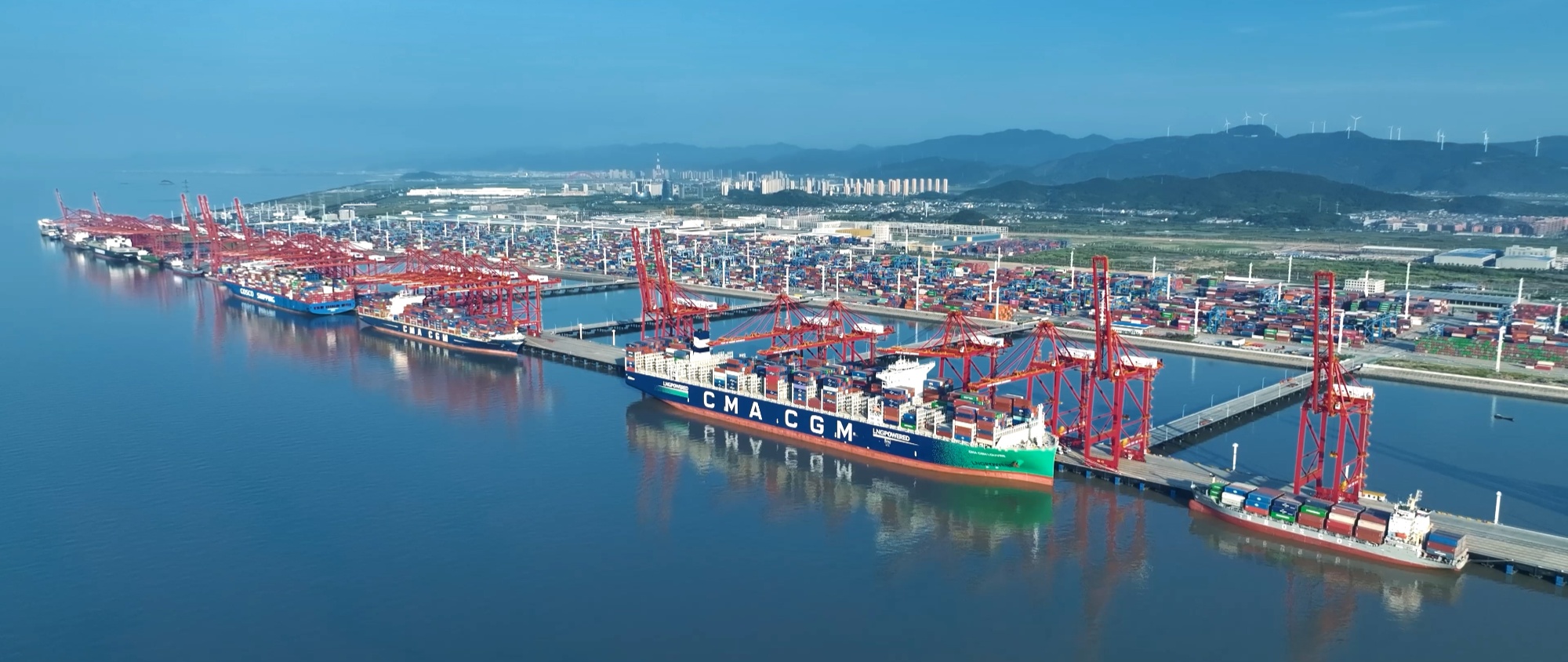 行进的海岸线｜“千万标箱”中国大港转型的智慧密码(图4)