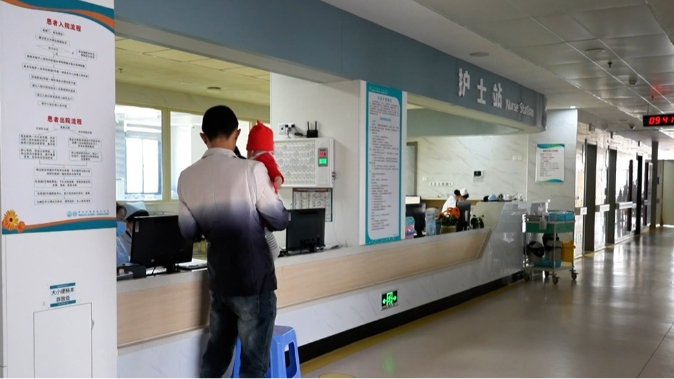 “腕带一震护士即到”——泉港智慧医疗让守护更从容(图1)