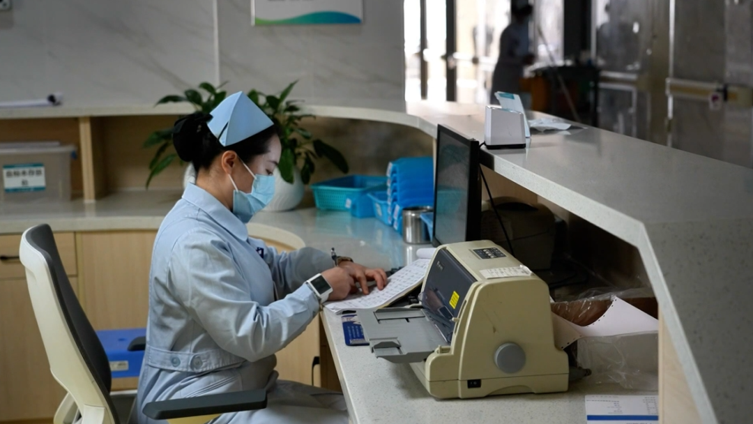 “腕带一震护士即到”——泉港智慧医疗让守护更从容(图4)