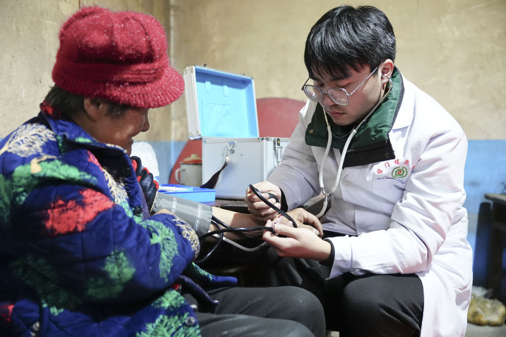 新春走基层·走笔｜追“光”少年温暖山乡路(图4)